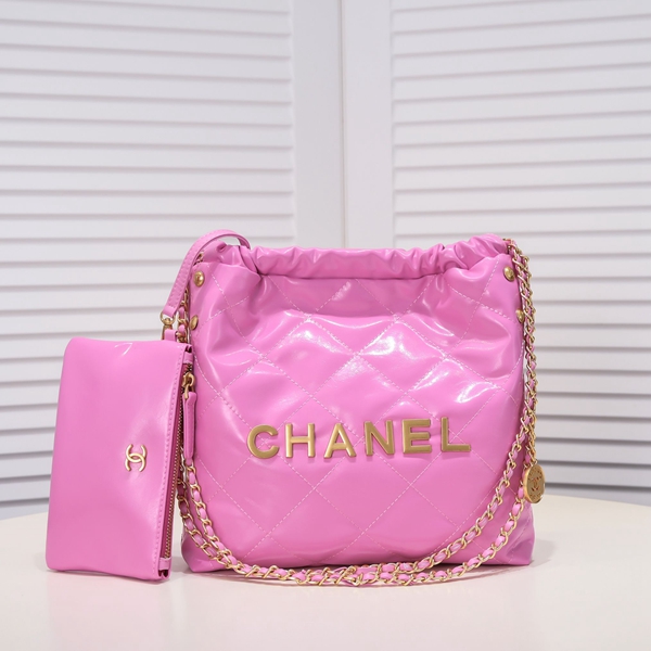 シャネルバッグ正面デザイン